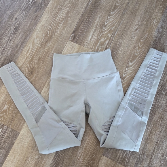 Alo Moto Legging High Waist Breathable Micro Performance Double Knit Fabric Grey - Picture 7 of 14